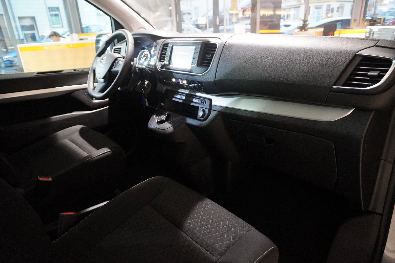 Fahrzeugabbildung Opel Zafira Life 2.0D "M" EDITION 8-SITZ NAVI/HUD/DAB