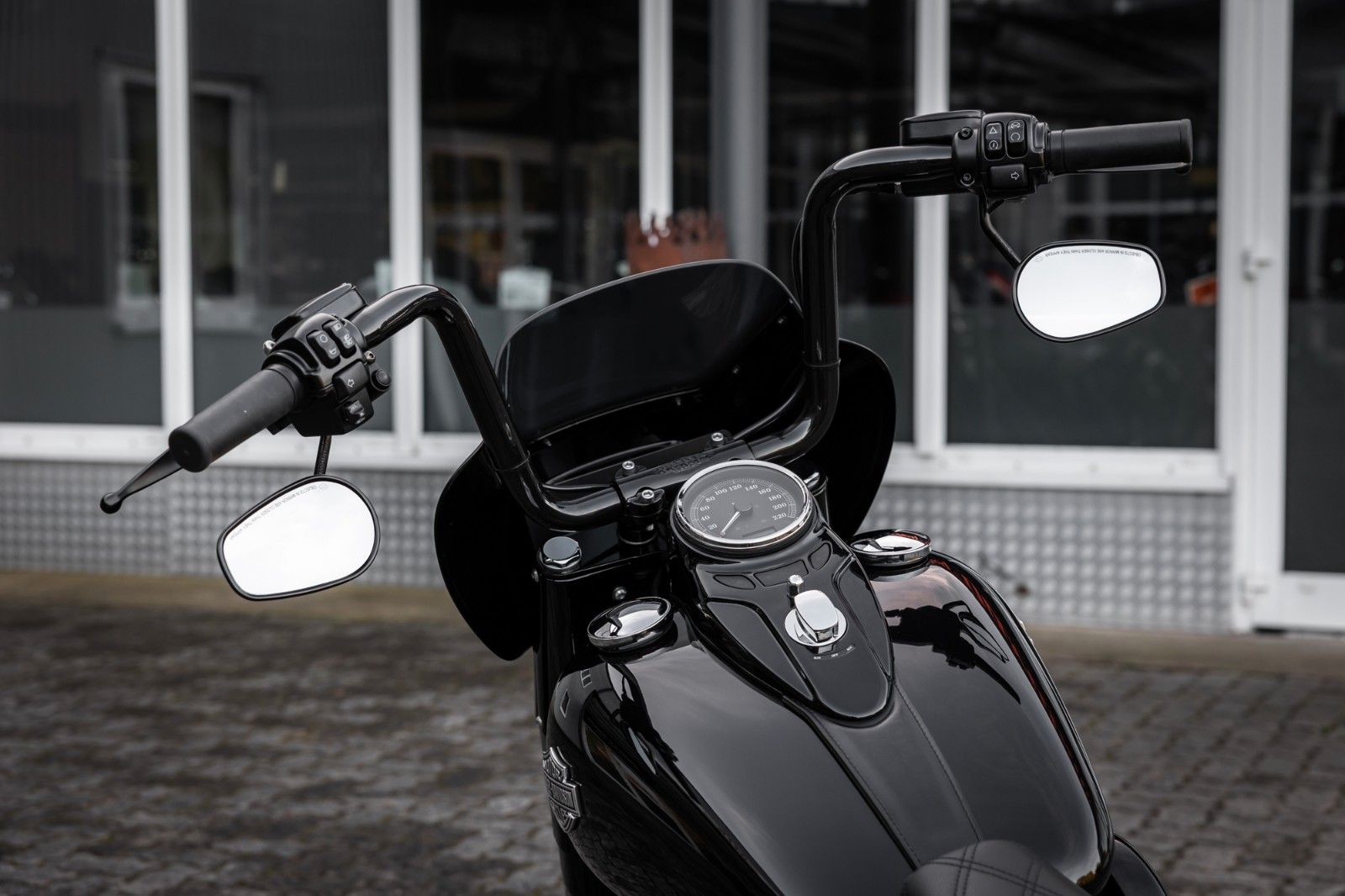 Fahrzeugabbildung Harley-Davidson FLSS SOFTAIL SLIM S 110 cui - Kesstech - Ape