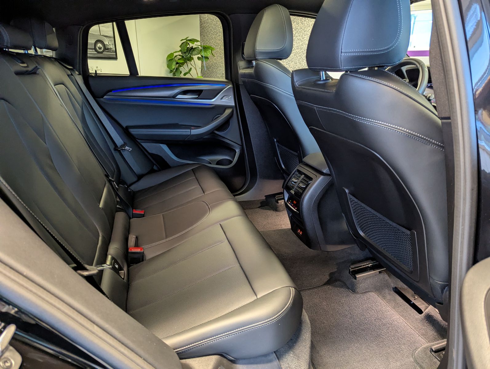 BMW X4 xDrive20i M-Sport Innov. ACC Laser Pano AHK - Image 16