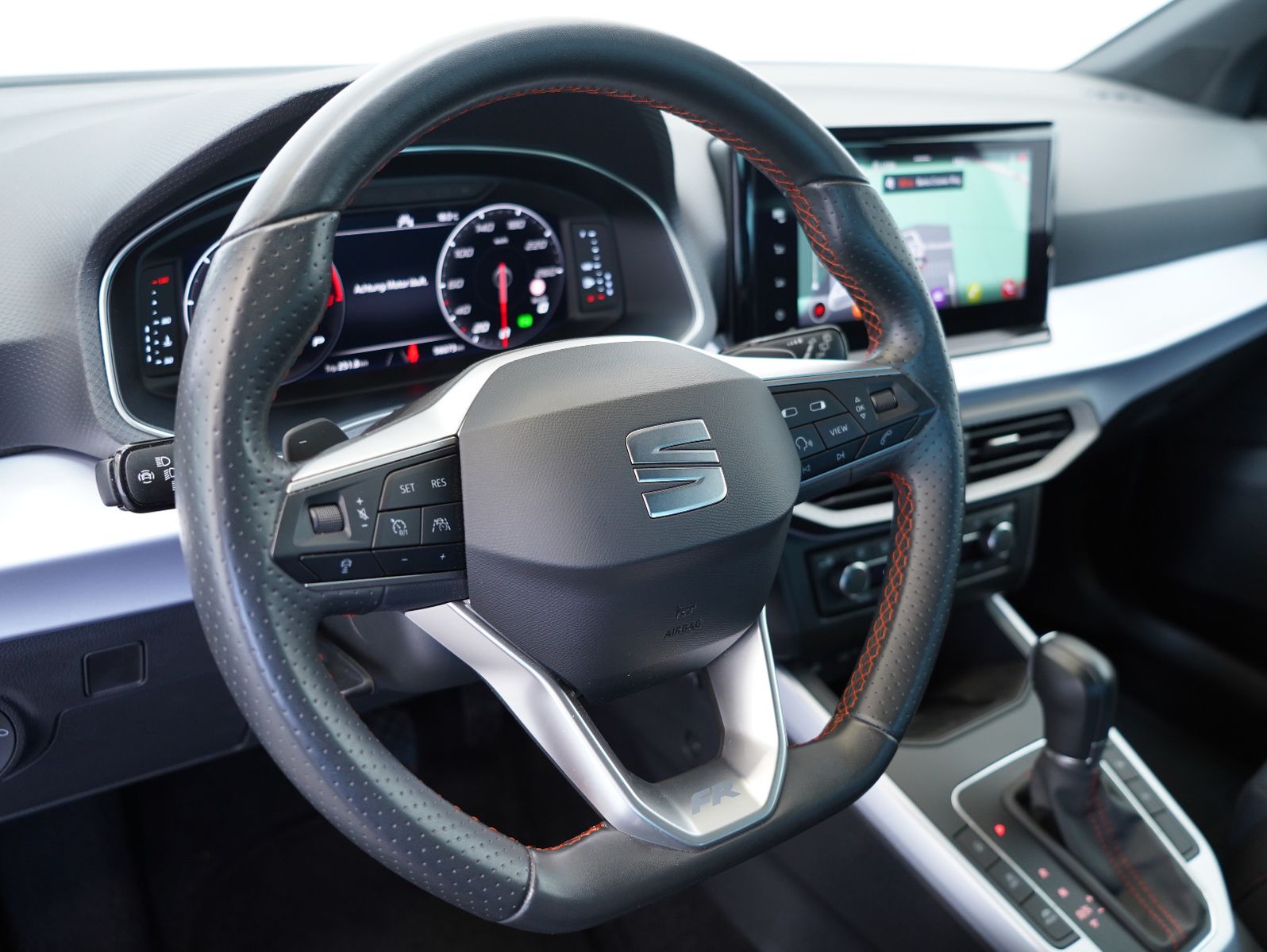 Fahrzeugabbildung SEAT Arona 1.0 TSI FR LED/ACC/KAMERA/VIRTUAL/18"