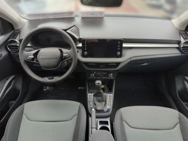 Fahrzeugabbildung SKODA Fabia 1.0 TSI Tour WINTER PLUS LENKRADHZG