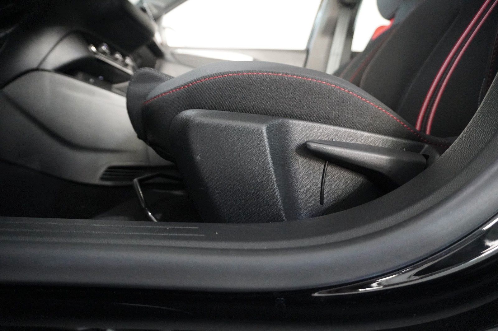Fahrzeugabbildung Opel Corsa-e F GS SPORT 1-PHASIG NAVI/LED/VIRTU./DAB+