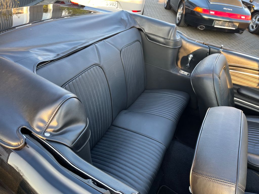 FORD Mustang Cabrio Top Zustand Classic Data 2 400PS FORD Mustang Cabrio Top Zustand Classic Data 2 400PS