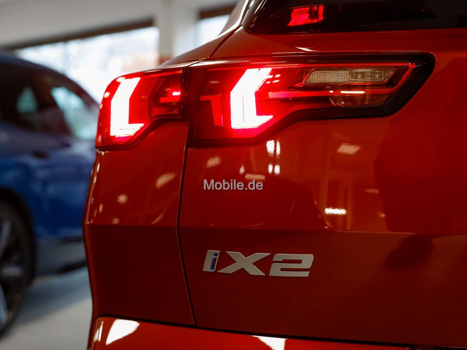BMW iX2 - Bild 10