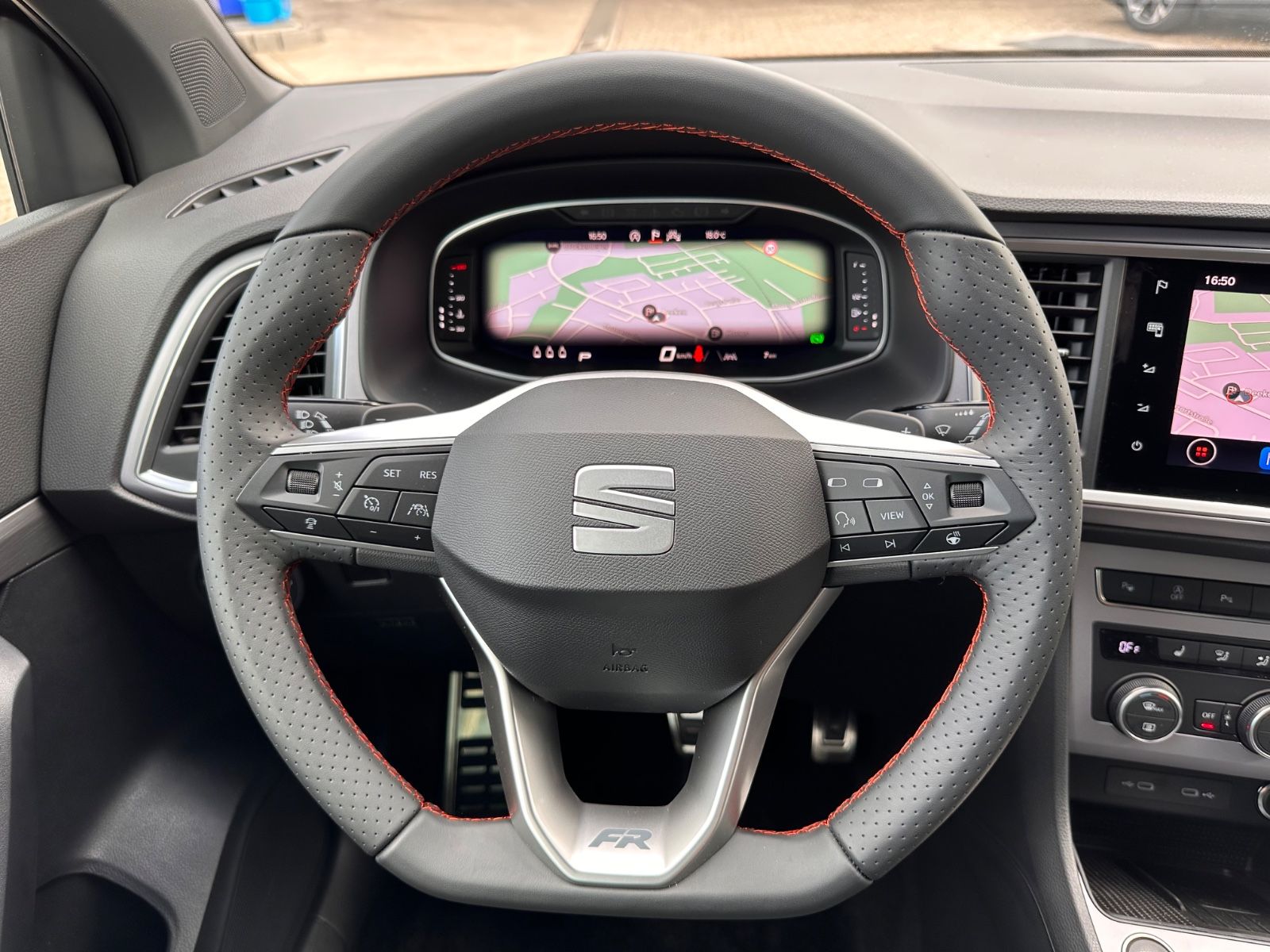 Fahrzeugabbildung SEAT Ateca FR 1.5 TSI DSG ACC/NAVI/LED/PDC/eHeck/SHZ