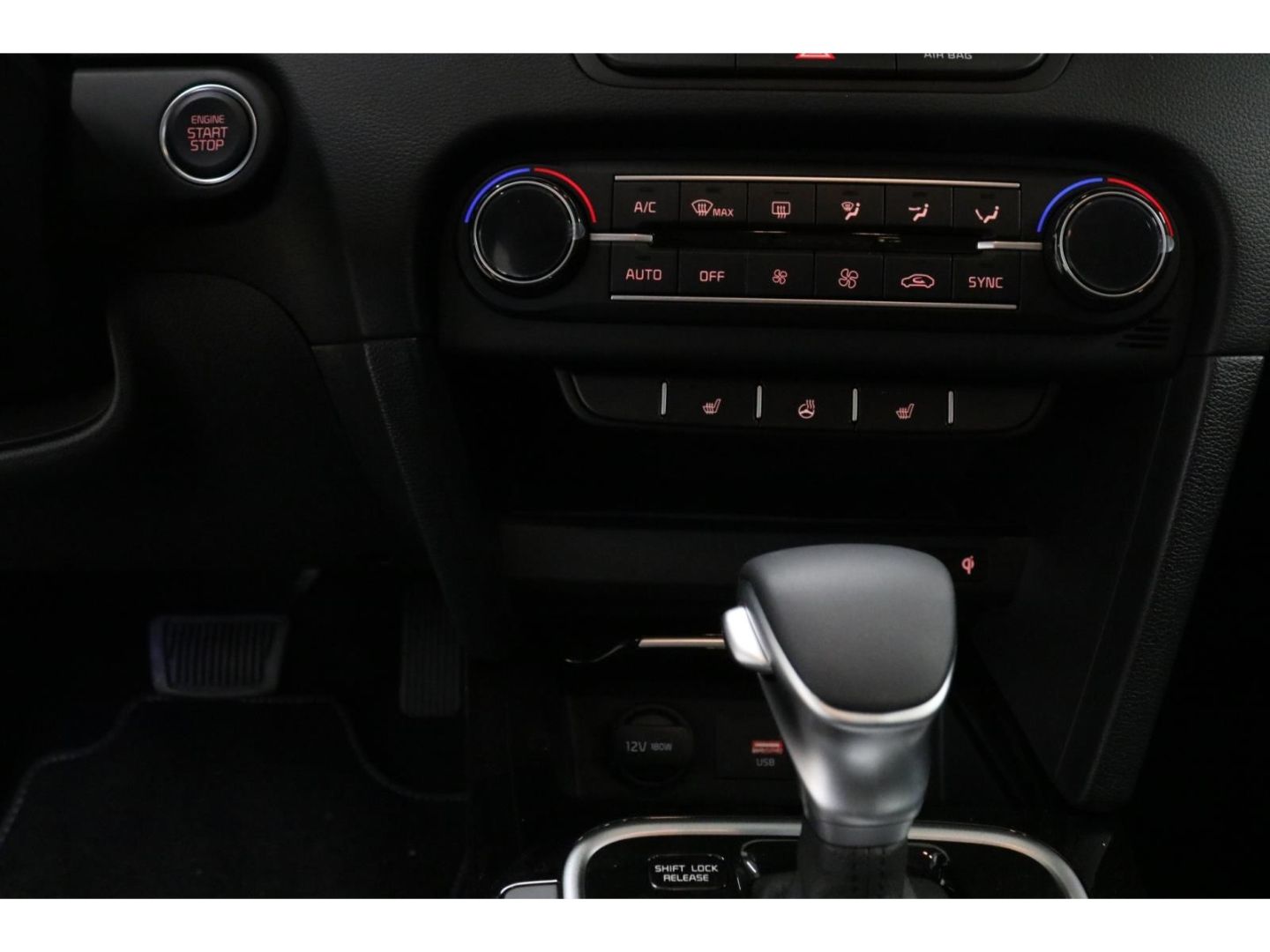 Fahrzeugabbildung Kia Ceed Spirit 1,5 Automatik Kamera Navi SHZ Tempom