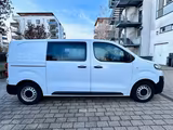 Opel Vivaro 1.5 Doppelkabine in neuwertigem Zustand - Opel Vivaro Gebrauchtwagen in Frankfurt