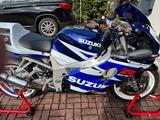 Suzuki GSX-R 750