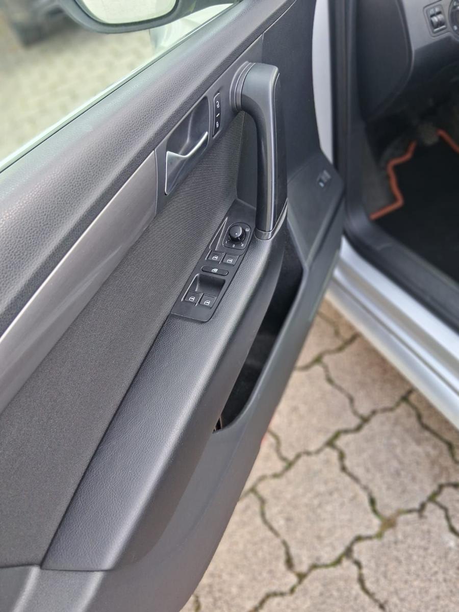 Volkswagen Passat 2013 — photo 12