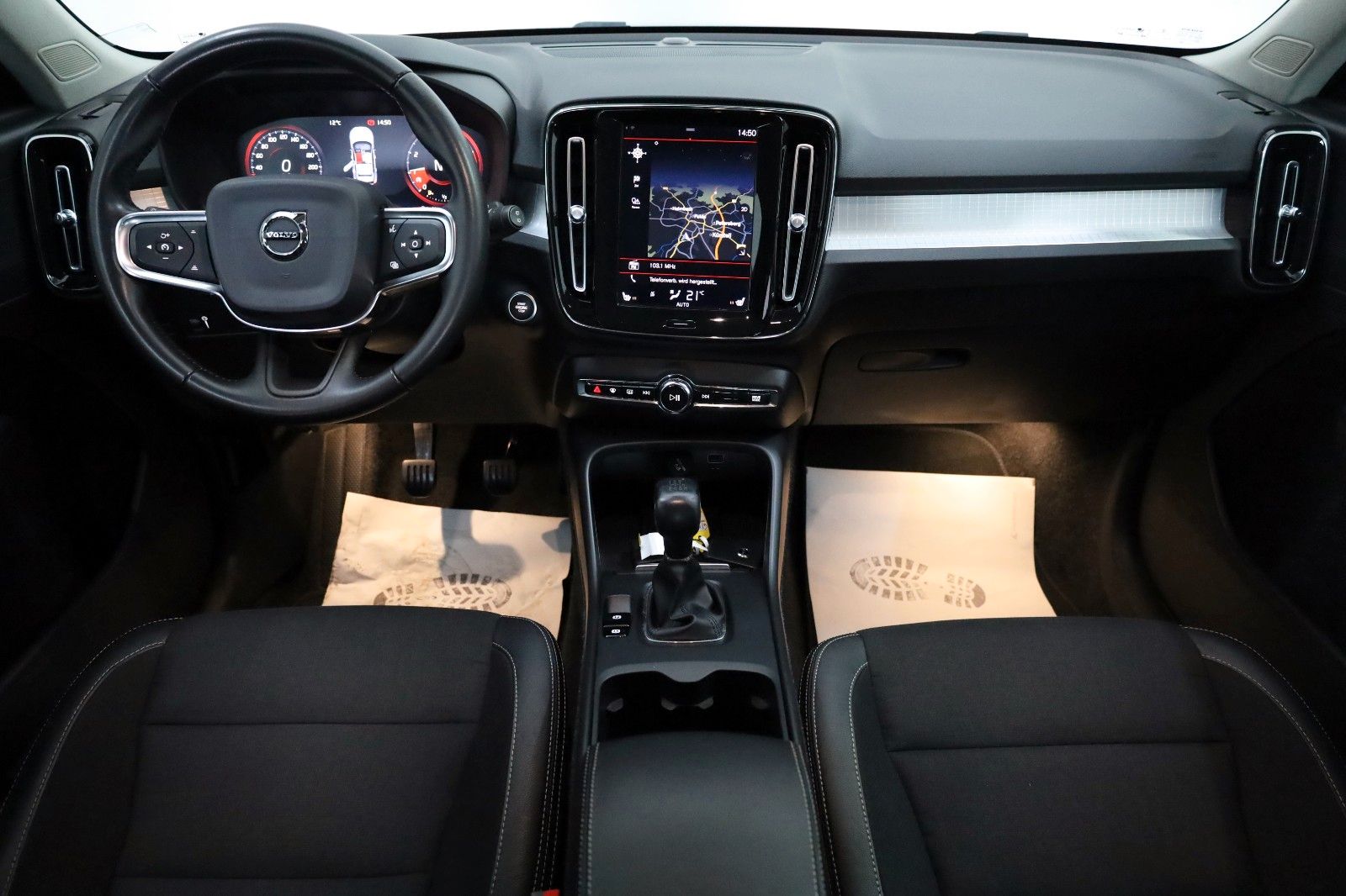 Fahrzeugabbildung Volvo XC40 Momentum Pro,T.Leder,Navi,LED,SH,Kamera