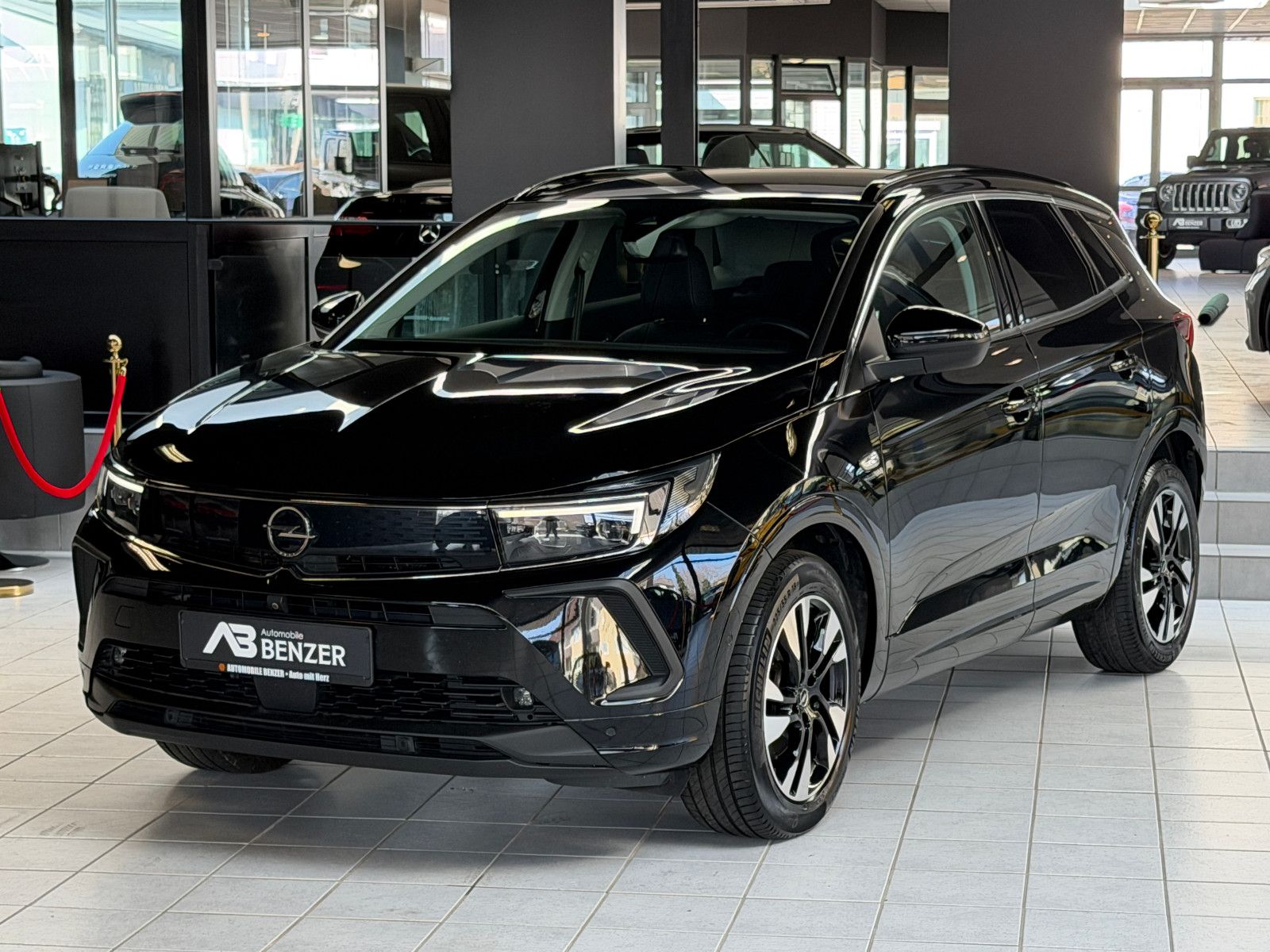 Fahrzeugabbildung Opel Grandland Ultimate/LEDER/KAMERA/ASSISTANC/LED/DI