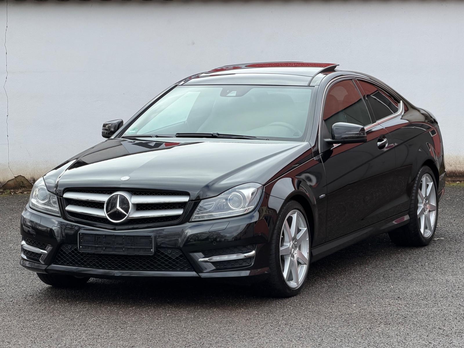 Mercedes-Benz C 250 CGI Coupe AMG Line *Aut.*Pano*Leder*Xenon*