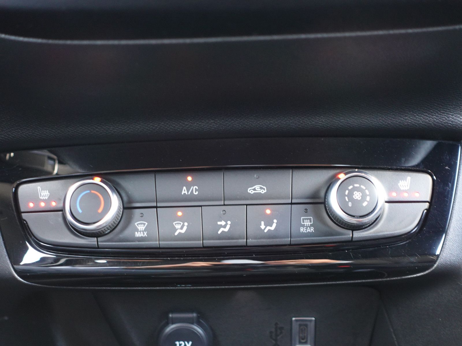 Fahrzeugabbildung Opel Corsa GS 1.2T,Kamera,Sitzhzg,Allwetter,LED,DAB+