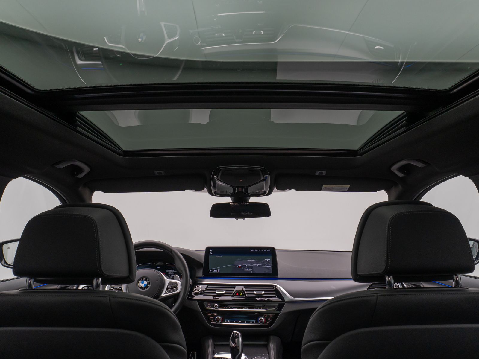 Fahrzeugabbildung BMW 530d  M Sport Panorama Kamera Laser HUD DAB HiFi
