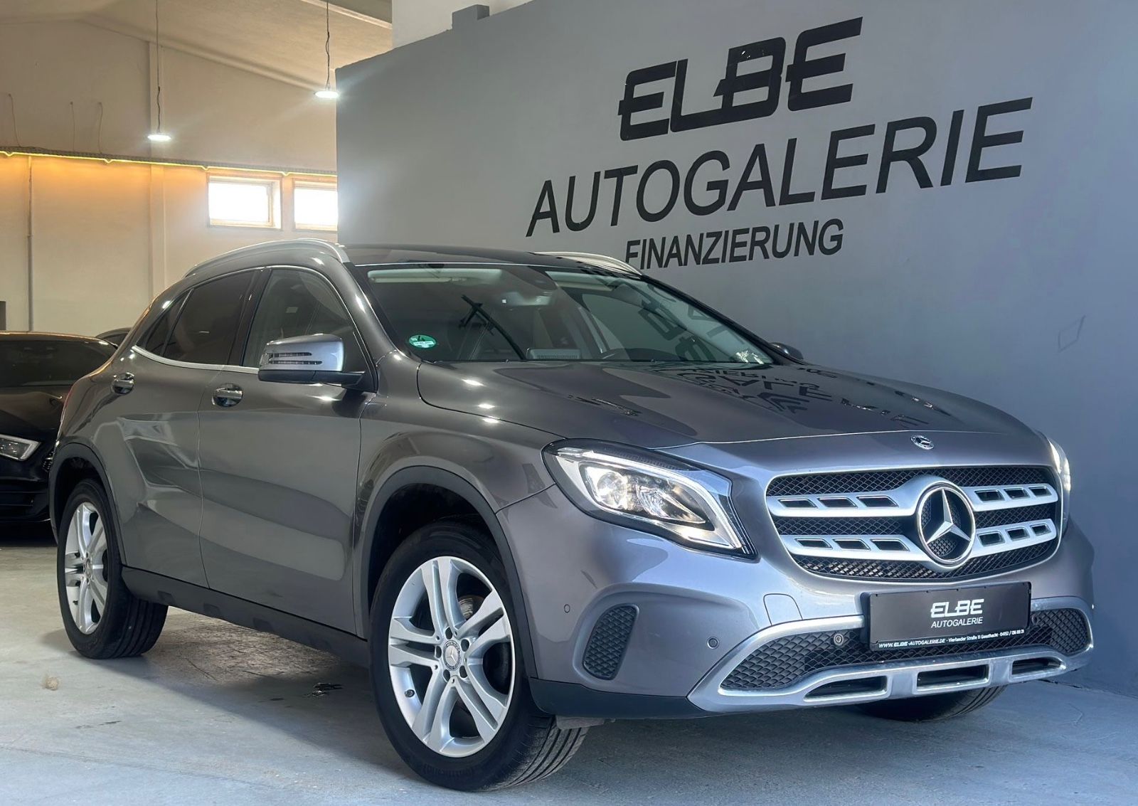 MERCEDES-BENZ GLA 220 d 4Matic 7G-DCT 1.Hand Voll-Service