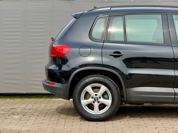 Volkswagen Tiguan - 5