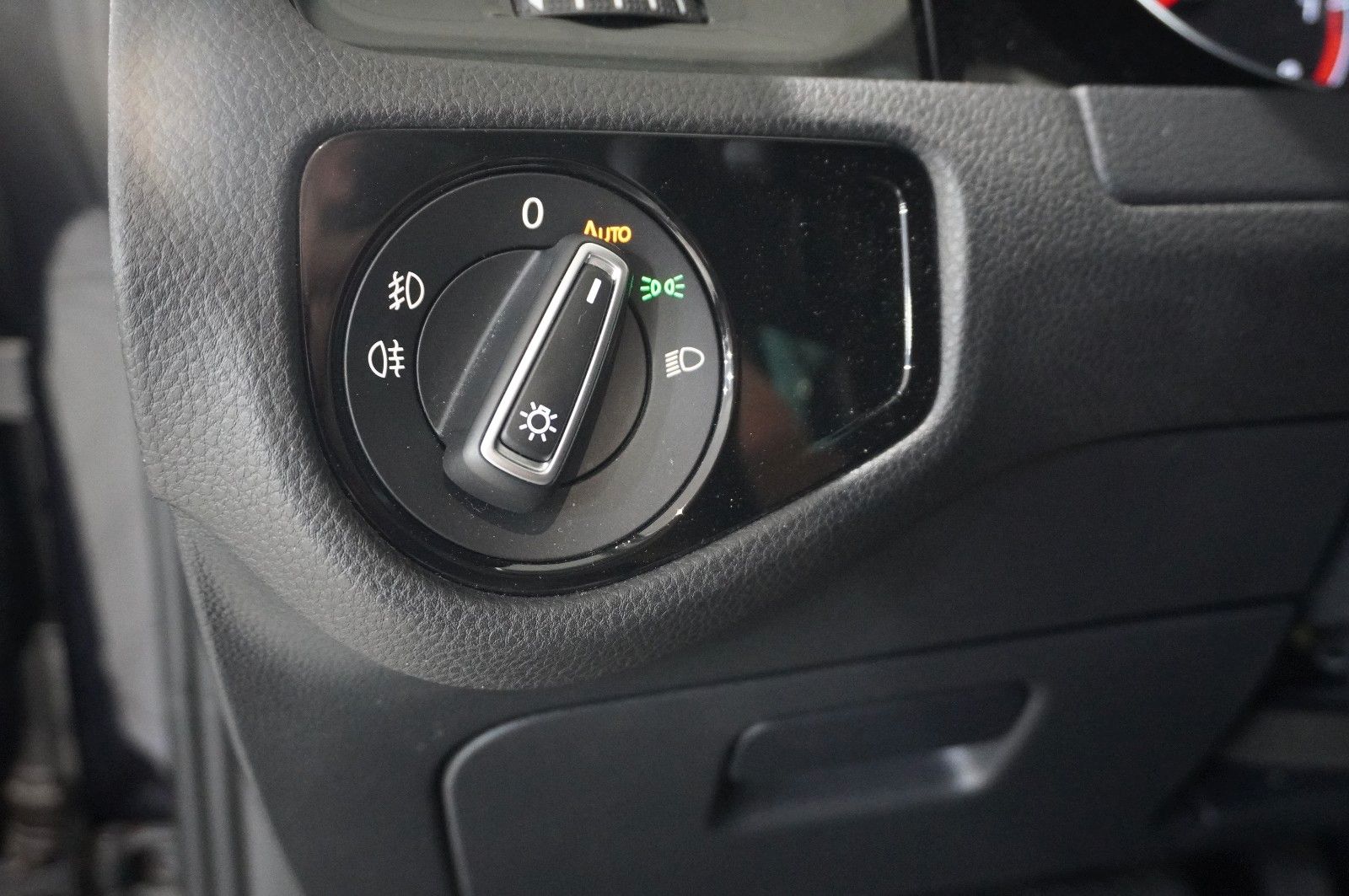 Fahrzeugabbildung Volkswagen Golf VII Lim. 1.5 TSI HIGHLINE DSG NAVI/LED/ACC