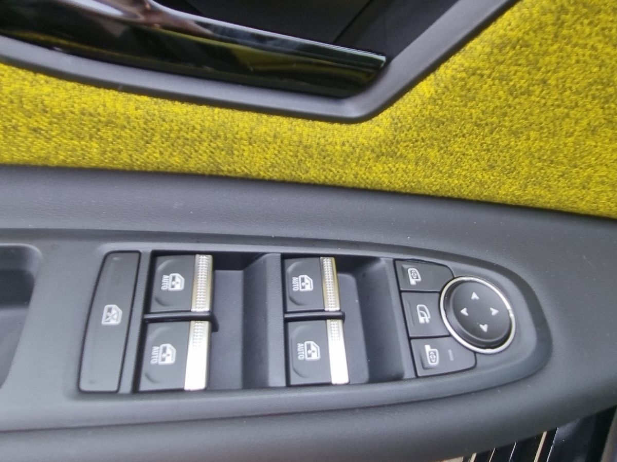 Fahrzeugabbildung Renault R 5 E-Tech elektrisch Iconic 150 Comfort Range