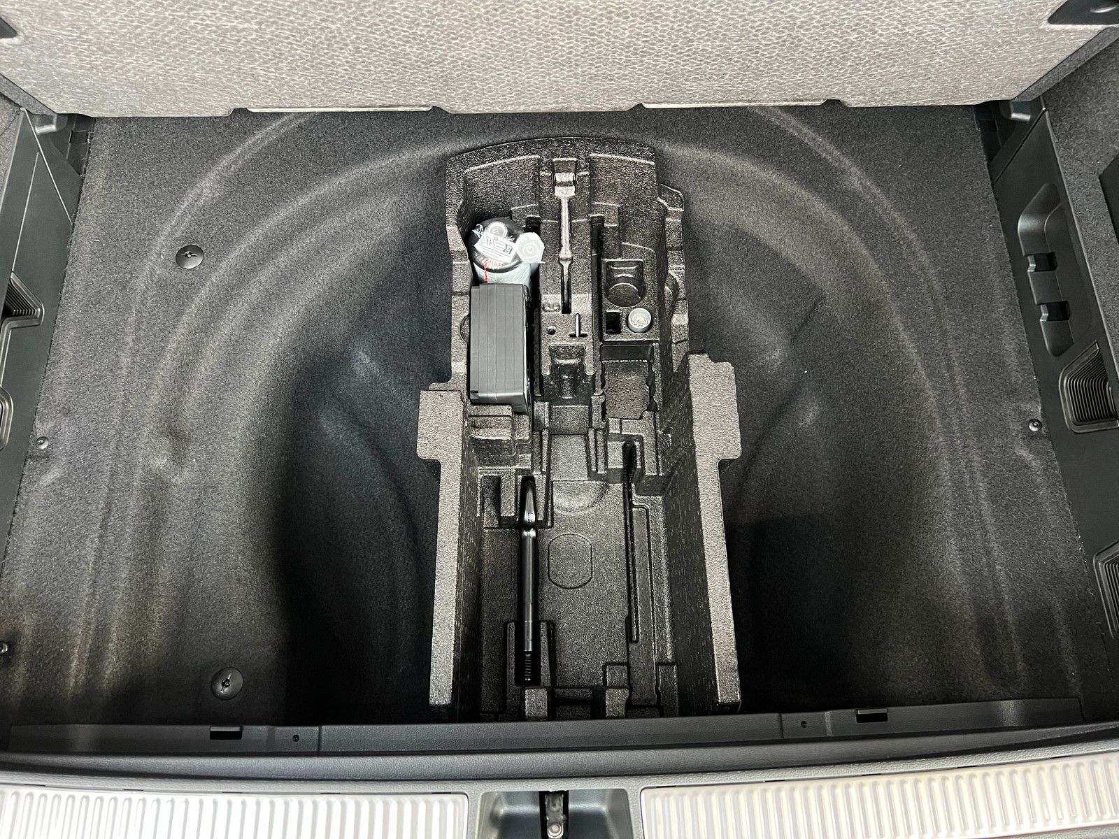 Fahrzeugabbildung Volkswagen Passat Variant / ehem. UPE.51.729,00** Business