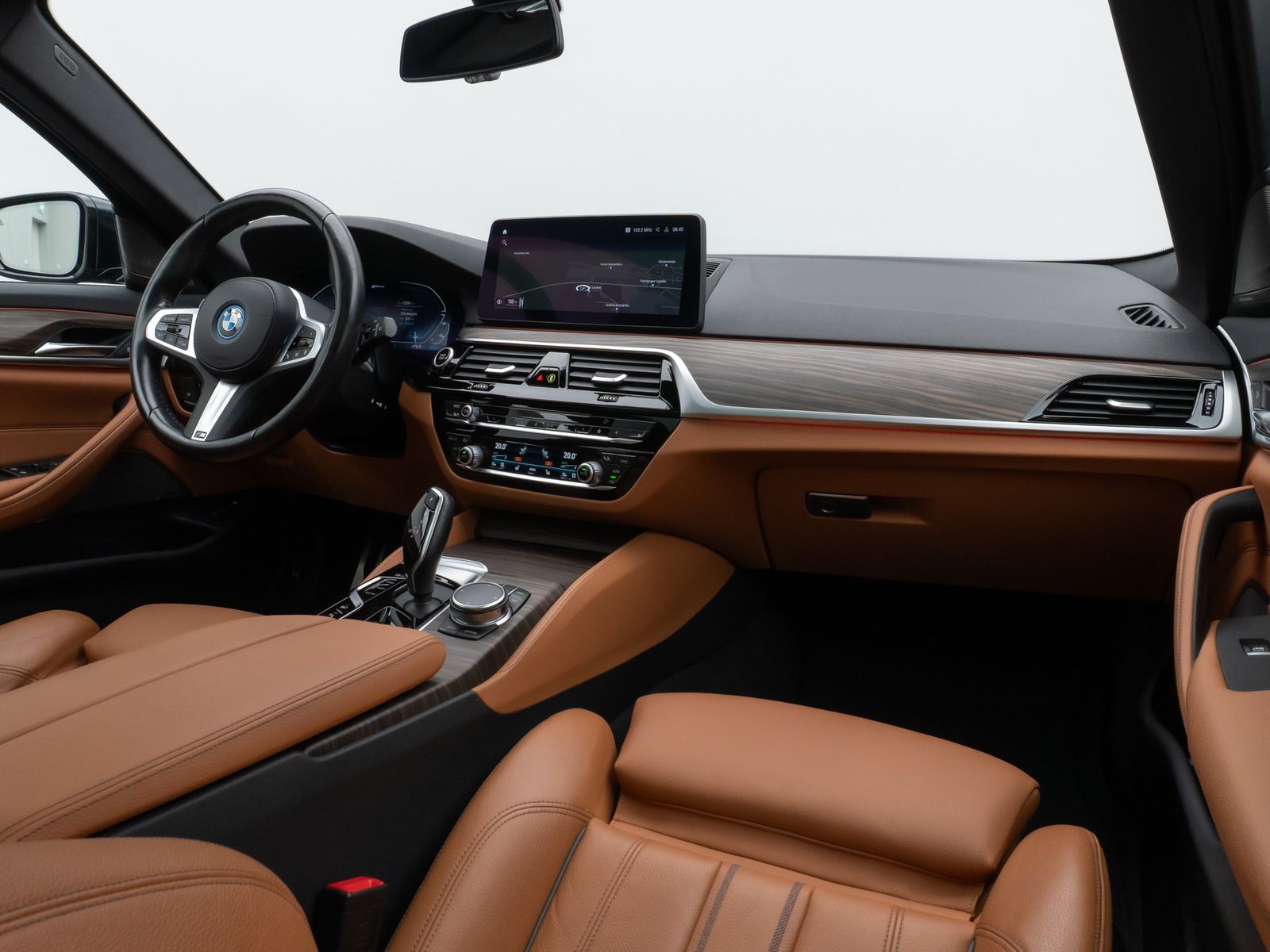Fahrzeugabbildung BMW 530e M Sport Panorama Laser Kamera HUD DAB H/K