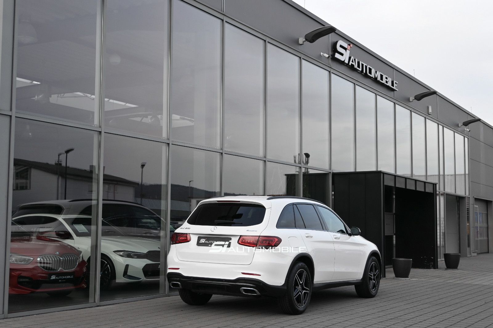 Fahrzeugabbildung Mercedes-Benz GLC 200 4MAT. AMG LINE °AHK°NIGHT-PAKET°BUSINESS