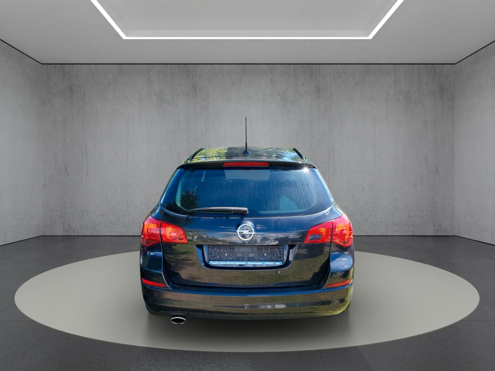 Opel Astra 2012 — photo 5