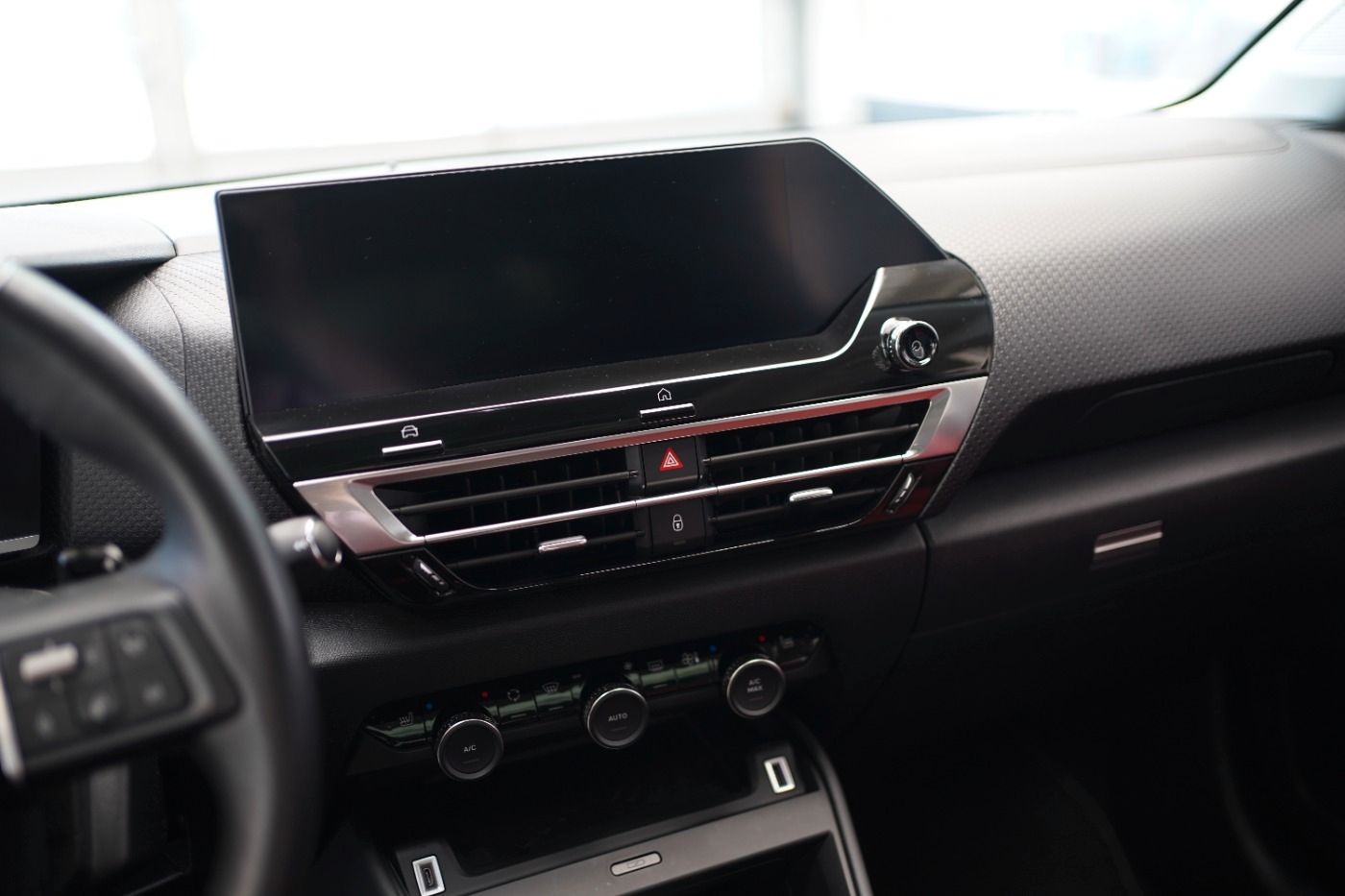 Fahrzeugabbildung Citroën C4 PureTech 155 EAT8 Shine Automatik Leder Navi