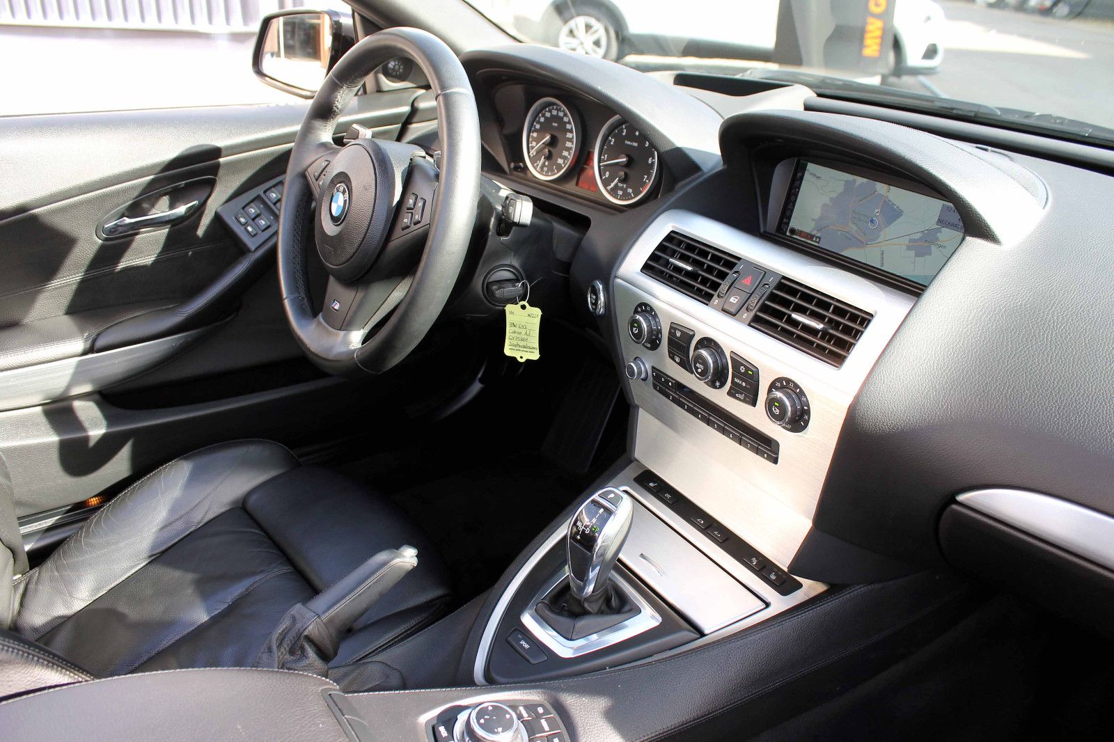 Fahrzeugabbildung BMW 630i Cabrio Aut Sport XENON PDC HUD KLIMA BT SHZ