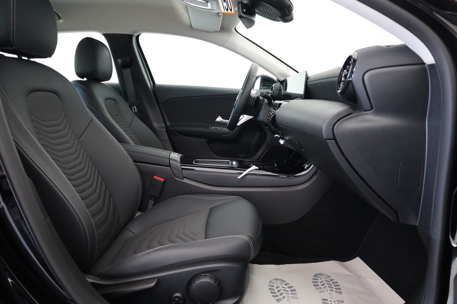 Fahrzeugabbildung Mercedes-Benz A 180 d, T.Leder,Navi,LED,SH,Kamera