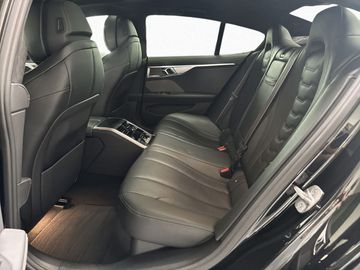 BMW M850 - 12