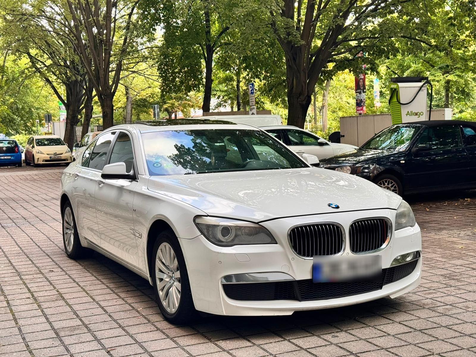 BMW 730