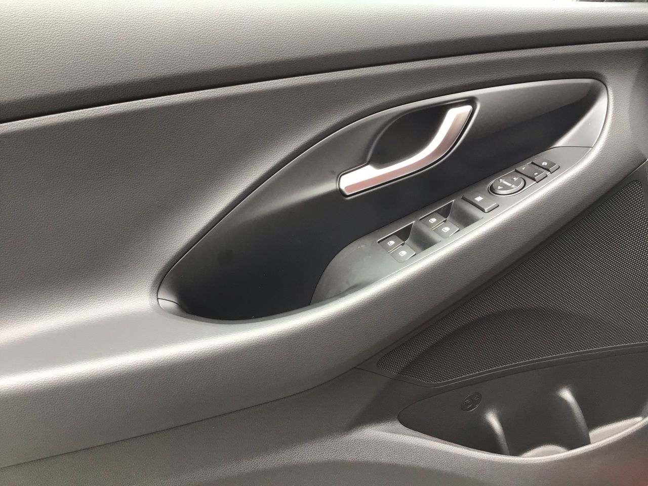Fahrzeugabbildung Hyundai i30 N-LINE AUT DynLicht Kam. KeyLess KlimaA LED