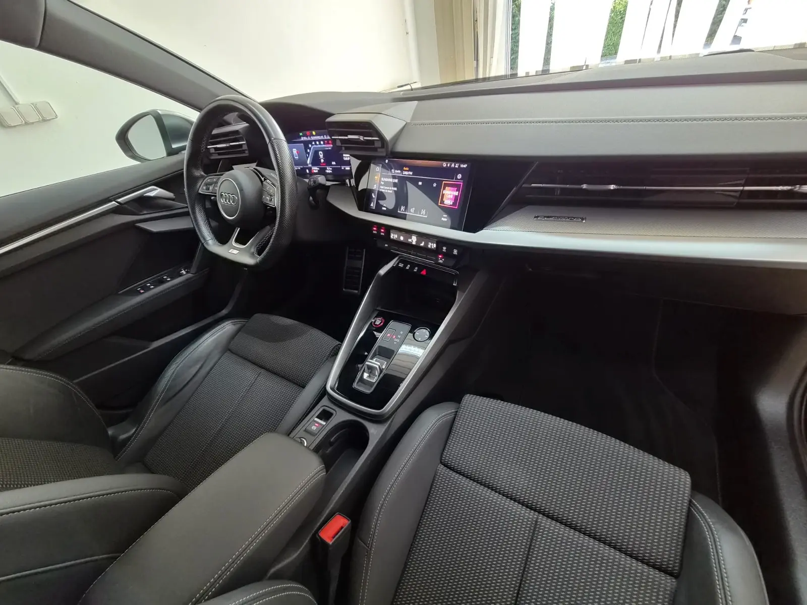 Audi S3 Lim. 2.0 TFSI qu. Matrix Virtual plus B&O 19", миниатюра 9