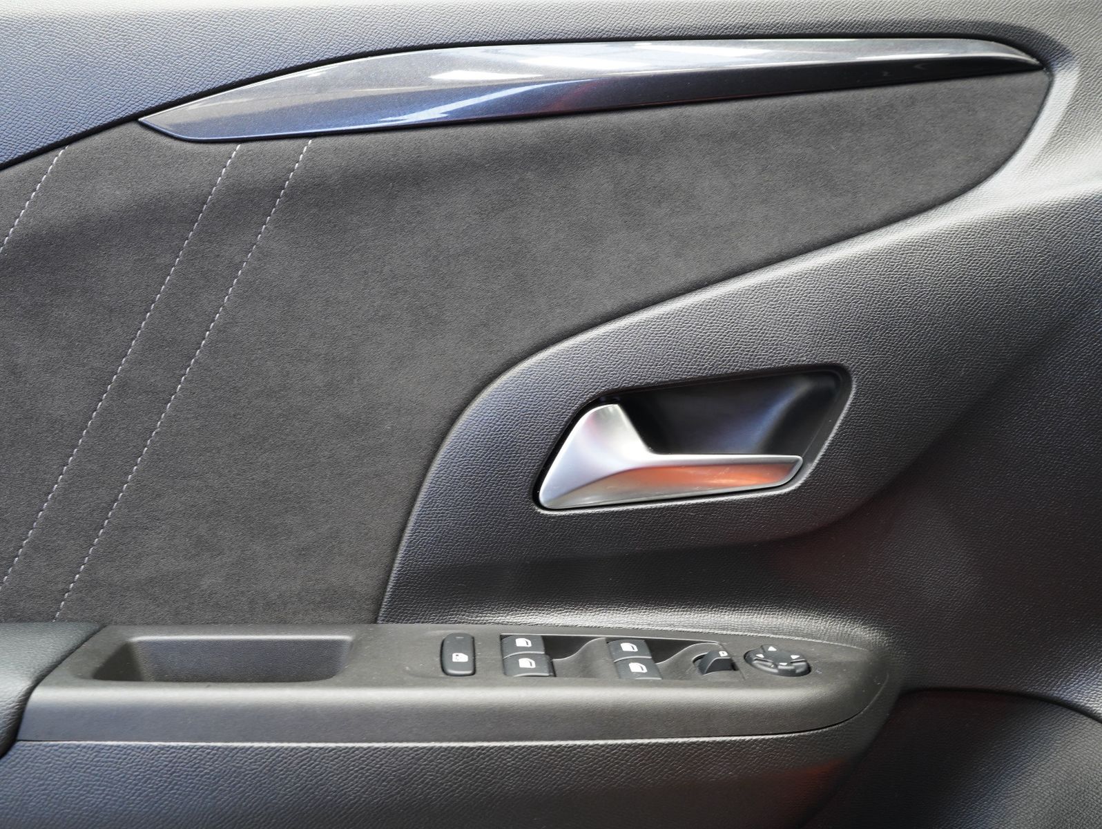 Fahrzeugabbildung Opel Corsa F e Ultimate CARPLAY/INTELLILUX/11KW/SOH