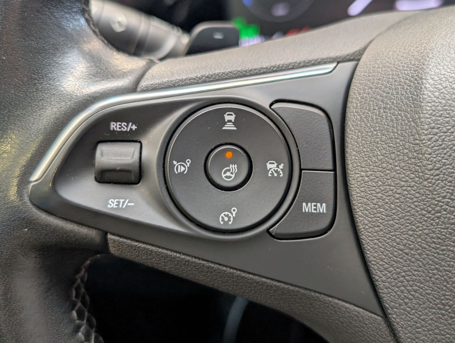 Fahrzeugabbildung Opel Grandland 1.6 PHEV GS Line ACC LED Winter-Paket