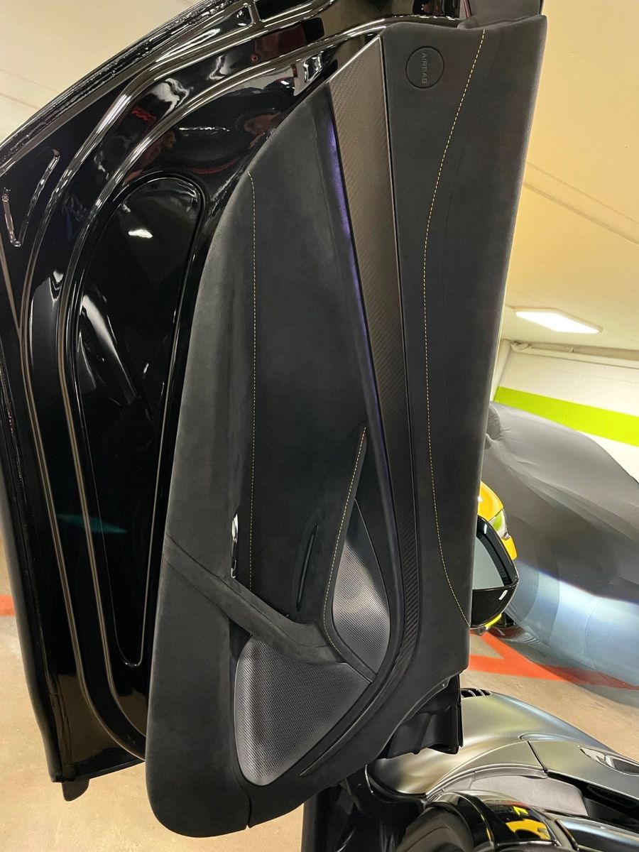 Fahrzeugabbildung McLaren 765LT SPIDER MSO LIFT B&W ALCANTARA RACING SEATS