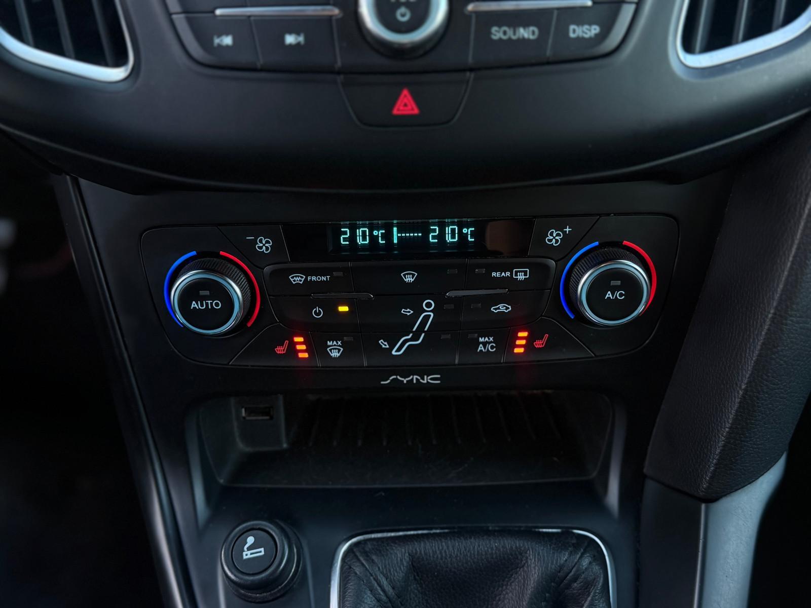 Ford Focus 2015 — photo 20