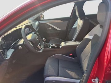 Fotografie des Opel Astra L Lim. 5-trg. Sitz&Lenkradhzg Kamera LED