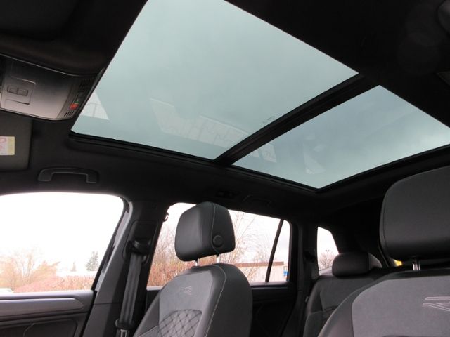Tiguan Allspace 2.0 TDI 200PS 4M DSG R-Line PANO