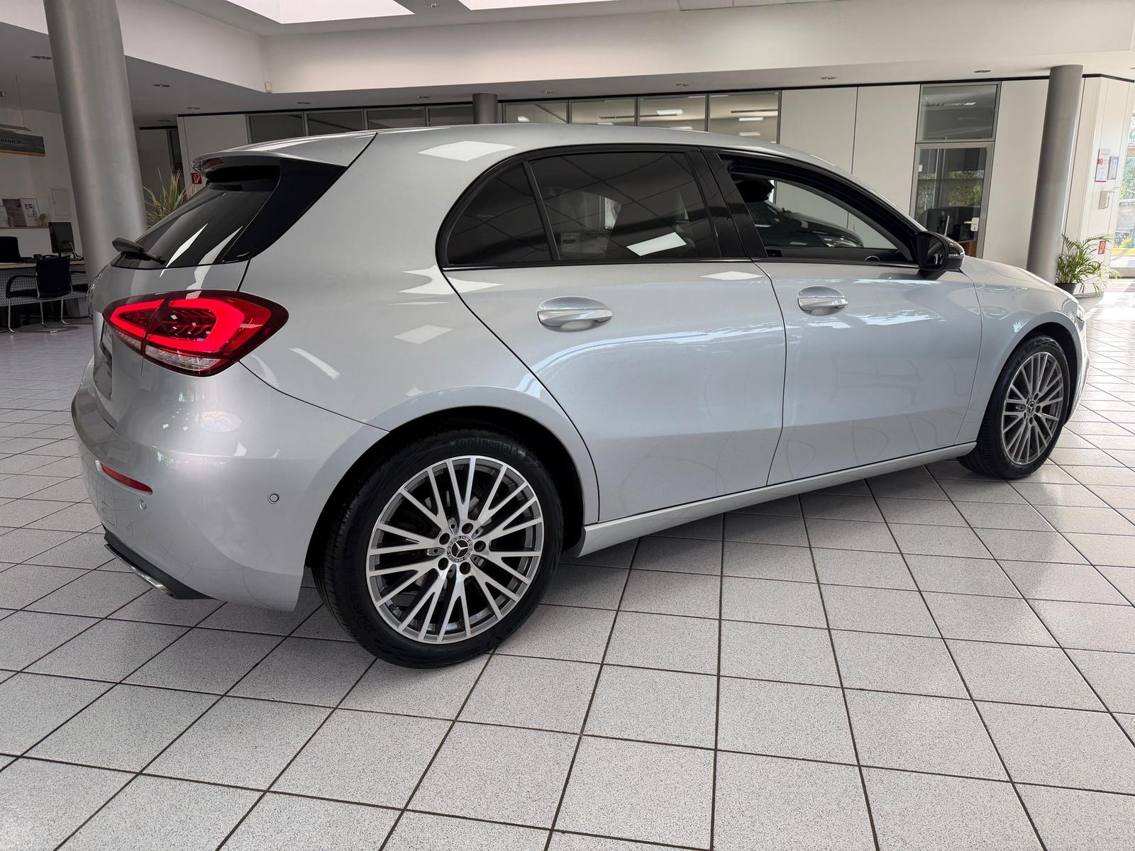 Mercedes-Benz A-Class Leder*Navi*KAM*MBUX*Night-Paket*AMBIENTE*, миниатюра 4