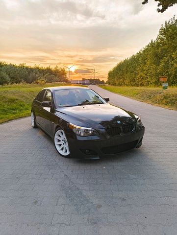 BMW E60 523i