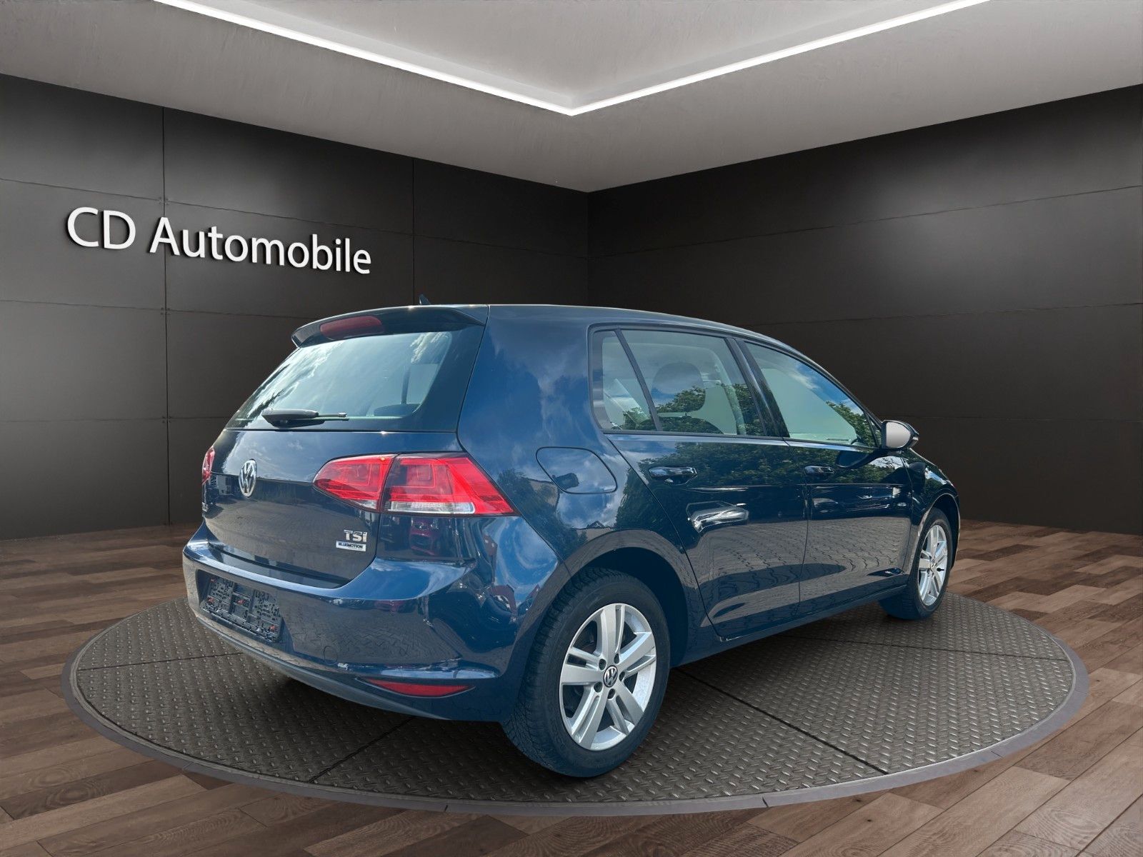 Fahrzeugabbildung Volkswagen Golf VII Lim. Trendline BMTKlimaaut./5Türig/