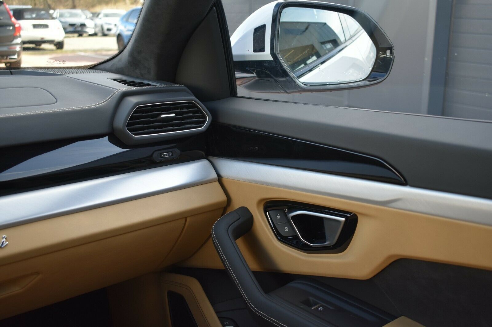 Fahrzeugabbildung Lamborghini Urus LP650 *PANO*VoLL*23*Q-Citura*Mietkauf*