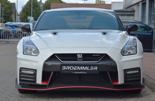 Nissan GT-R Nismo 1. Hand
