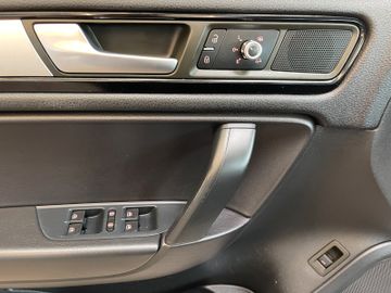 Volkswagen Touareg V6 TDI BMT DSG *NAVI*XENON*LEDER*DAB*