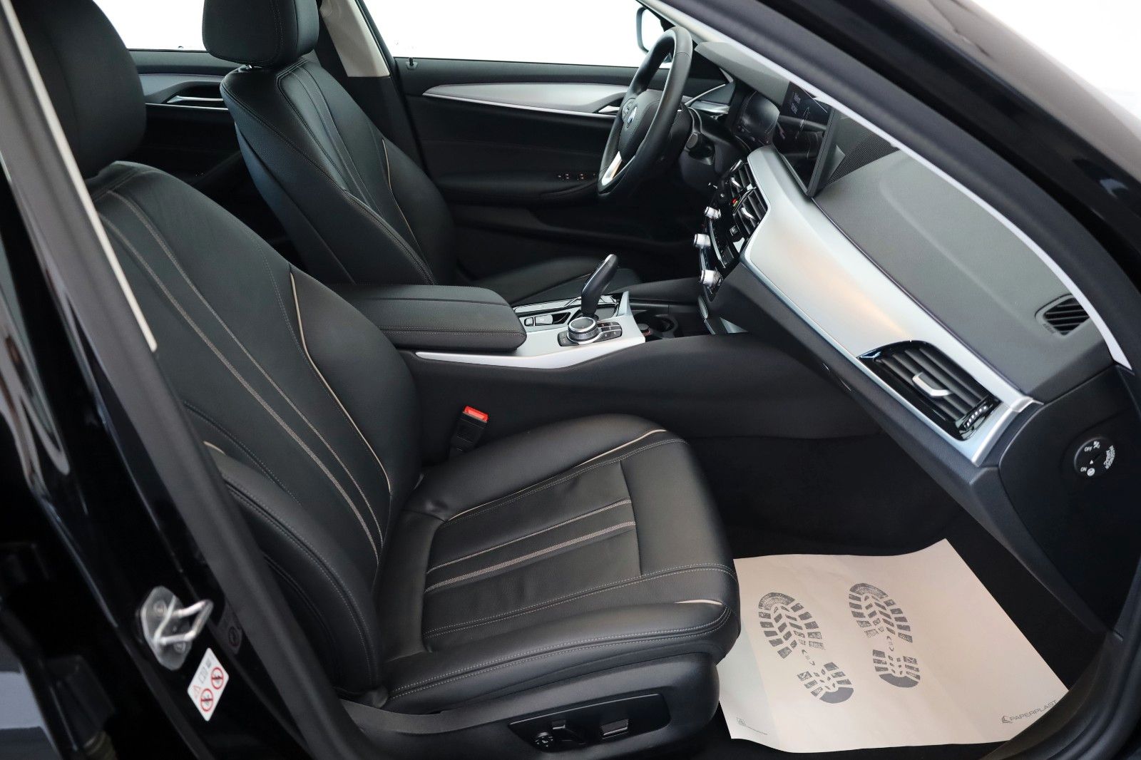 Fahrzeugabbildung BMW 530 d xDrive, Leder,Navi,LED,SH,HUD,Kamera