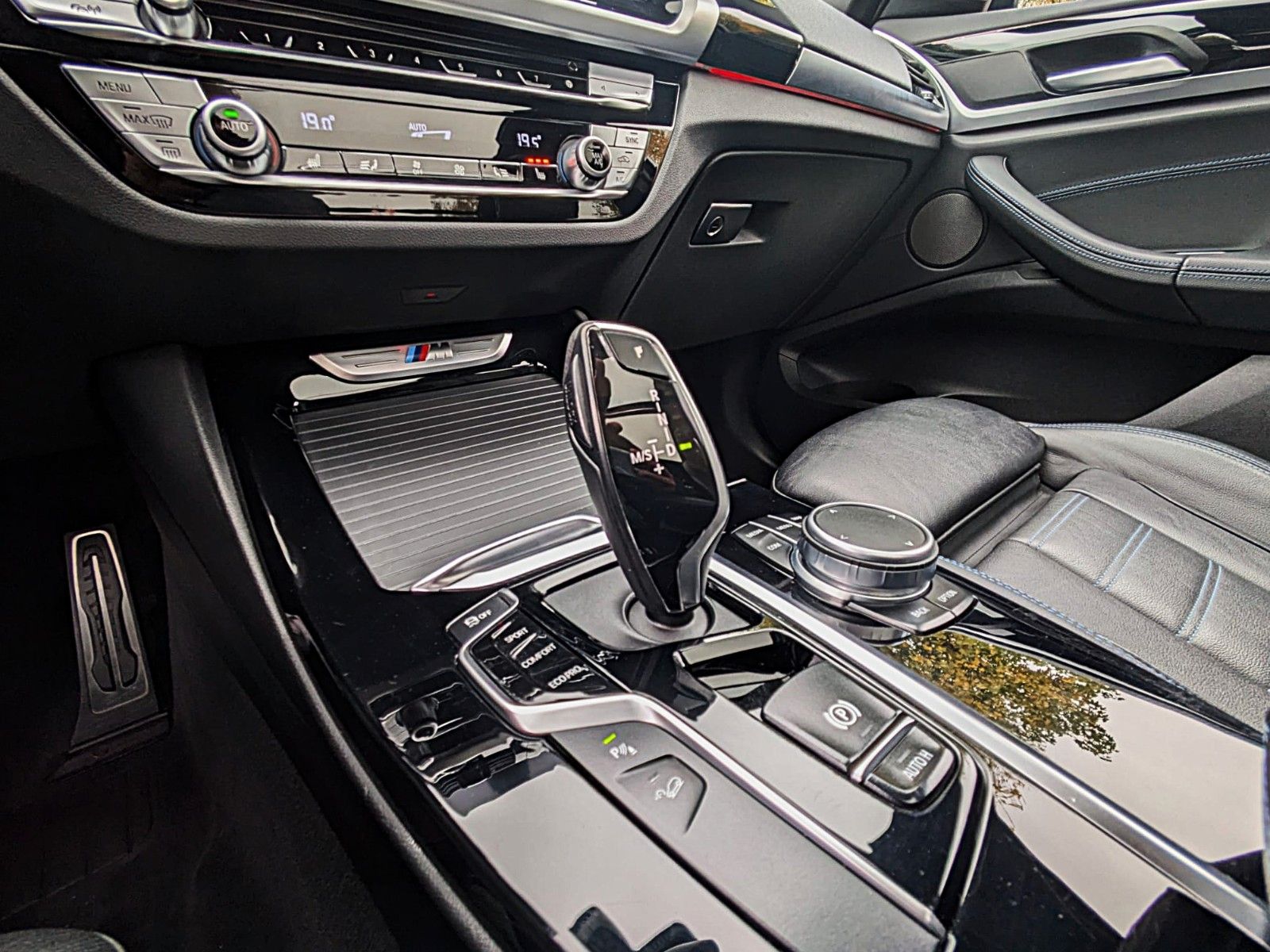 Fahrzeugabbildung BMW X3 M40d SAG*LEDER*PANO*H/K SOUND*ACC*CAM*20"VOLL