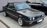 BMW E30 325i Cabrio  VFL - BMW 325 aus 1990: 325i