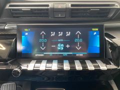 Fahrzeugabbildung Peugeot 508 Hybrid Allure Pack Autom. LED Navi ACC 17"
