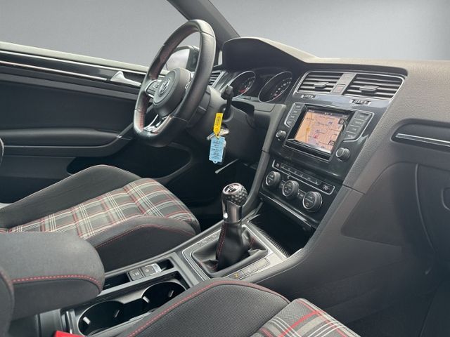Golf VII 2.0 GTI BI-XENON+NAVI+KLIMA+AHK+GRA+SHZ